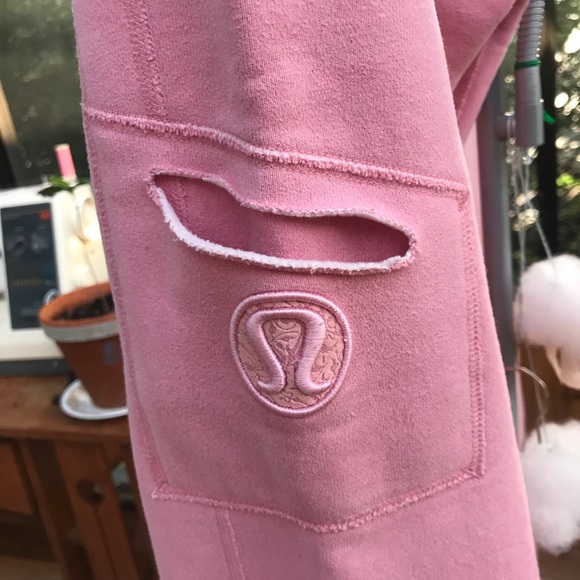 LIKE NEW Lululemon pink wide-leg sweat-pants - Picture 4 of 4